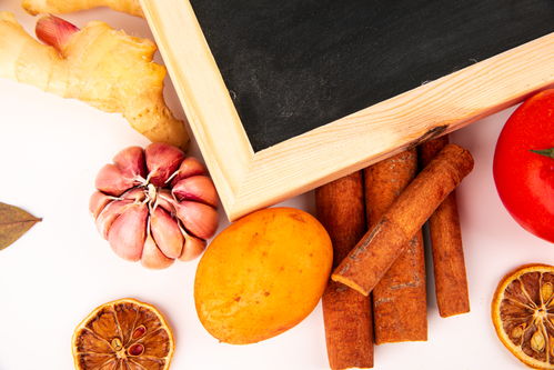 白底背景下的蔬果攝影藝術(shù) 蔬菜零售的視覺營銷策略