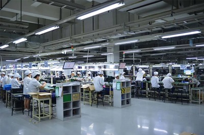 白色安全鞋 計算機行業(yè)的輕盈守護者